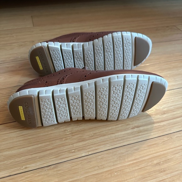 NEVER WORN Cole Haan Zerogrand Wingtip Oxford Size 8 - Picture 4 of 5